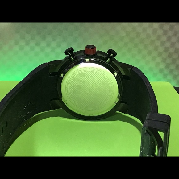 Red Line - Picture 4 of 4